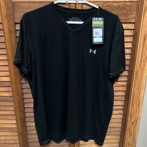 New with Tags Under Armour XL black T-Shirt